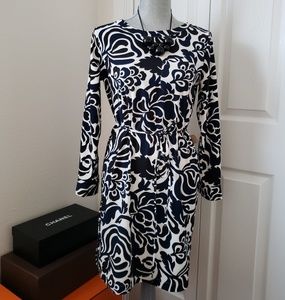 Ann Taylor LOFT Long Sleeved Flower Print Dress XS